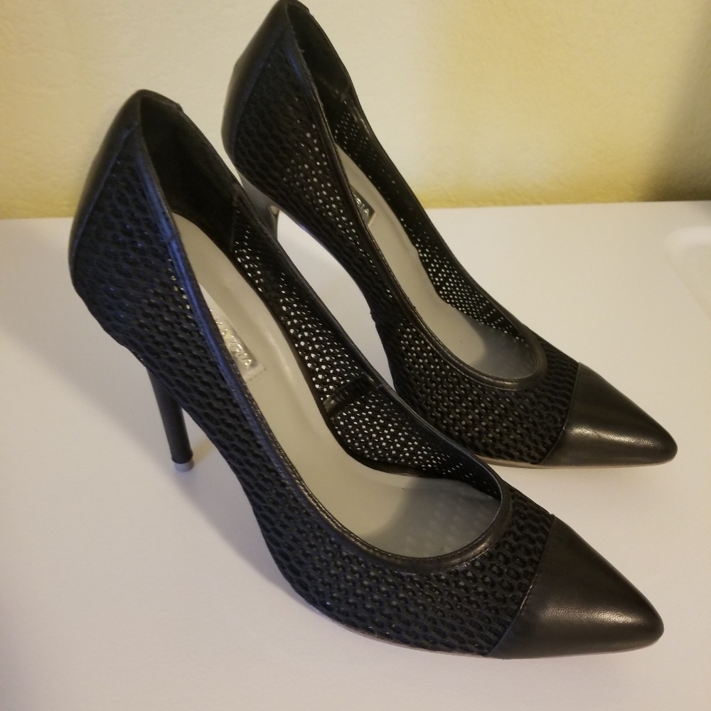 BCBG WOMEN SHOES 8 1/2